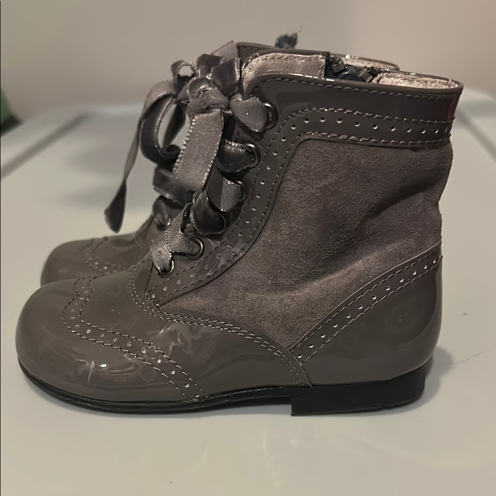 Spanish Pascuala Patent Leather Boots Stylish Gray sz 4